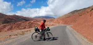 Io e la Fargonautilus durante un viaggio in Marocco nell'alto Atlante