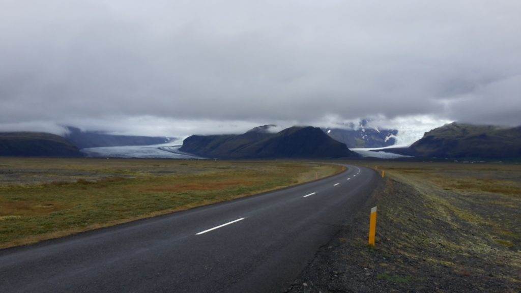 Le lingue di ghiaccio del Vatnajökull visibili dalla Ring Road